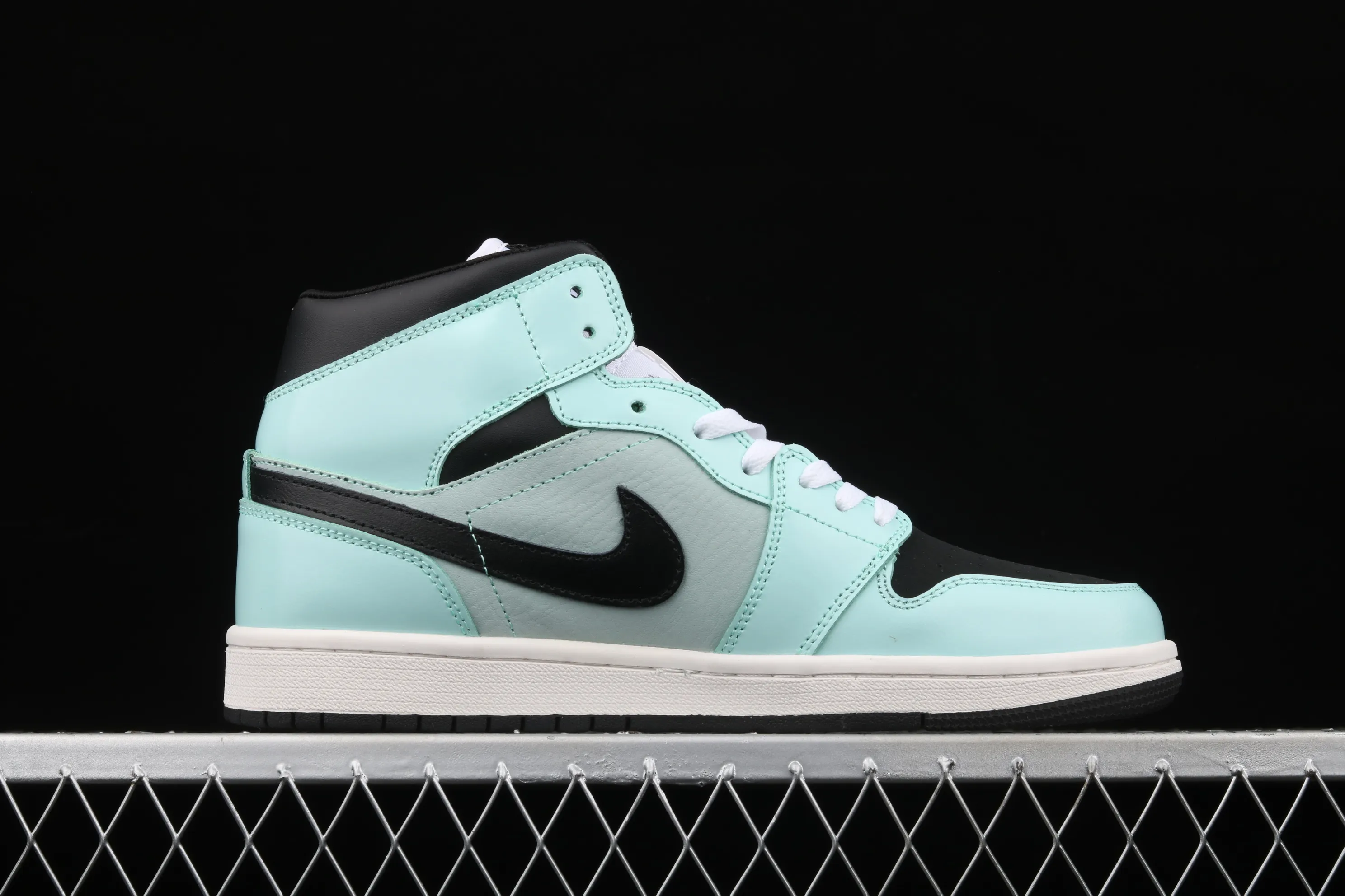 All categories Air Jordan Jordan series basketball shoes Air Jordan 1 High Z version Air Jordan 1 "Court Purple" AJ1 Joe 1 League of Legends black and green CV0152-102